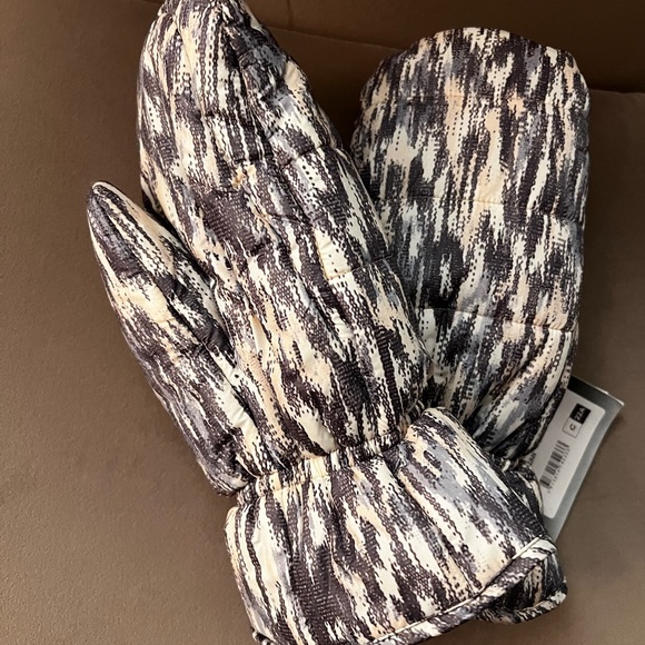 NWT Isabel marant Terka ski mittens (anthracite color) - Picture 4 of 6